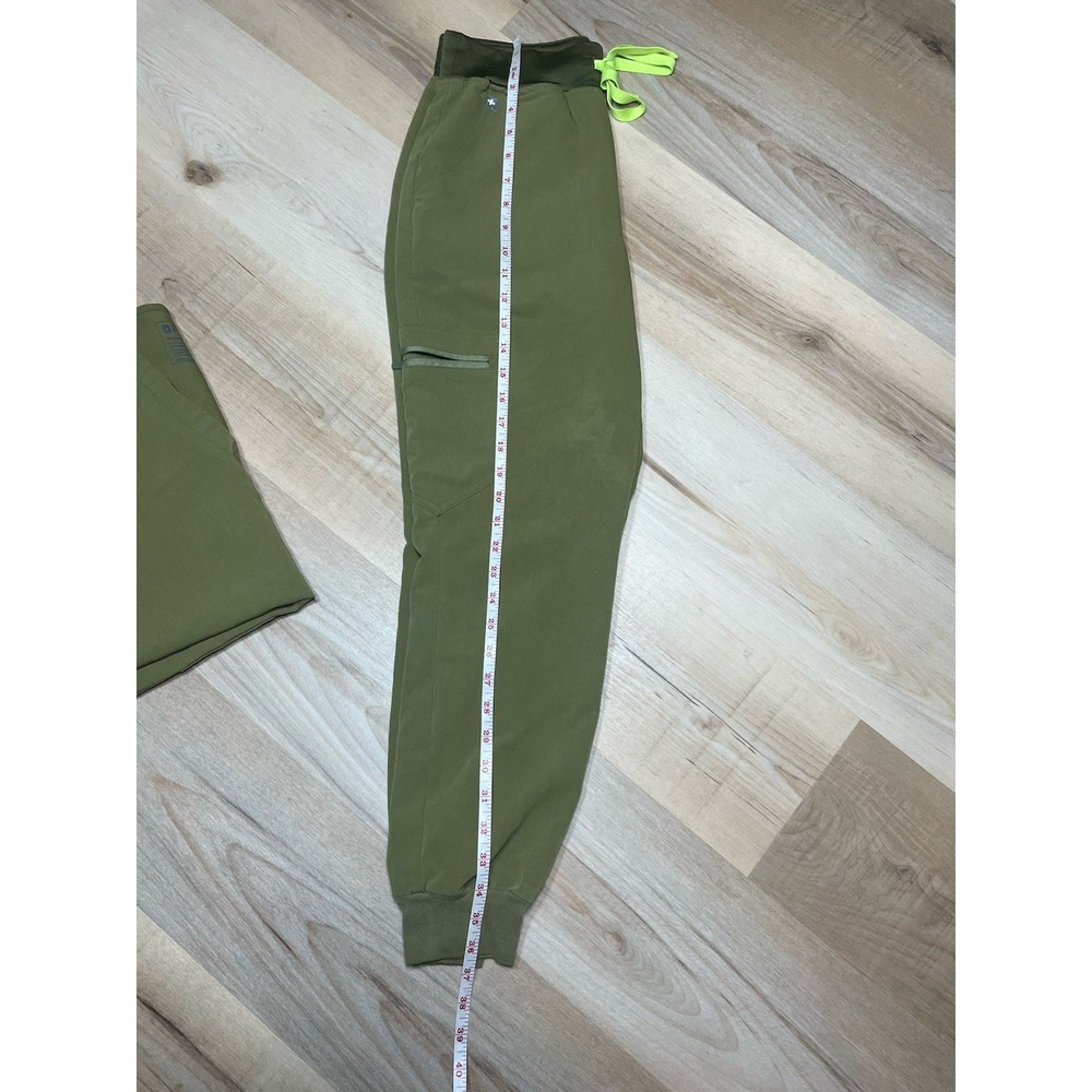 FIGS Scrub Set Womens XS Olive Green Top Pants Jogger Medical Uniform - Picture 5 of 8